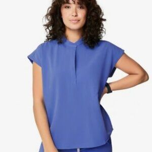 SET: Figs Rafaela Denim Top (XS) and Zamora Jogger Scrub Bottoms (M)